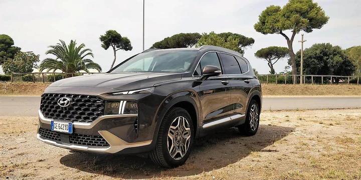 Hyundai Santa Fe: la prova dell’ibrida plug-in