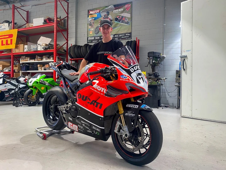 Oli Bayliss debutterà in Superbike in sella alla Panigale V4 R: sarà l'erede di Troy?