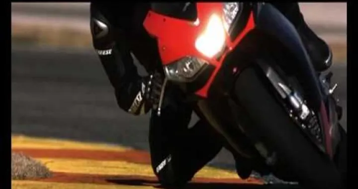 Aprilia RSV4 Factory: il video Promo ufficiale