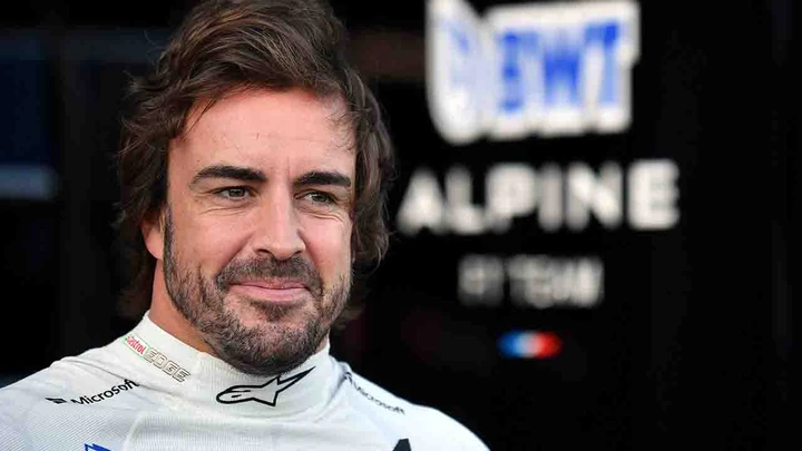 Fernando Alonso correrà con Alpine anche nel 2023
