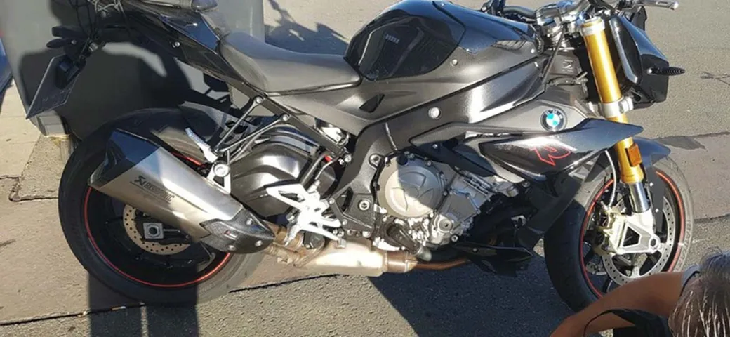 BMW S1000R: avvistato il model year 2017