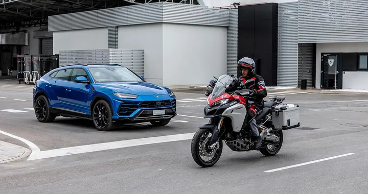 Ducati mostra le potenzialità dei suoi sistemi di comunicazione veicolo a veicolo [VIDEO]
