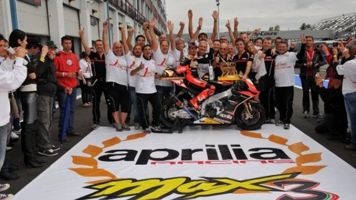 Aprilia festeggia a Noale il Mondiale SBK 2012 ed il rinnovo di Biaggi