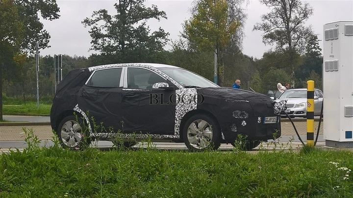 Hyundai Kona: foto spia della versione elettrica
