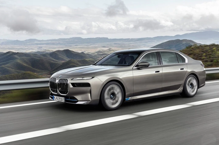Bmw Serie 7 e i7 2022: novità, dimensioni, motore, interni, uscita