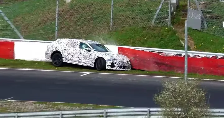 Nuova Audi RS6 Avant è stata avvistata al Nürburgring: l'inferno verde non perdona