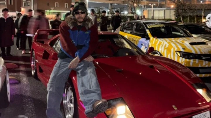 Hamilton a Yokohama con la Ferrari F40, spettacolo in Giappone