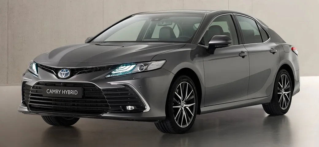 Toyota Camry Hybrid 2021: ecco la versione per l'Europa