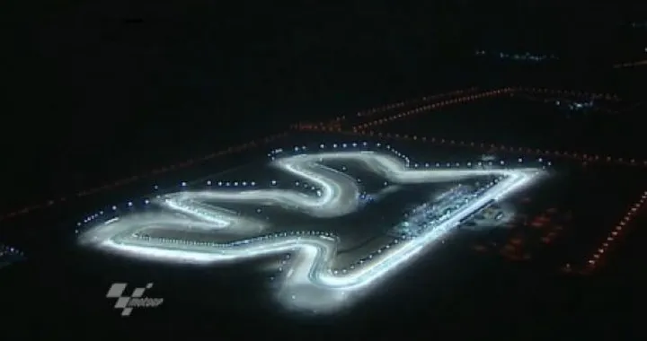 Foto del giorno: Doha track, "più" bella di notte