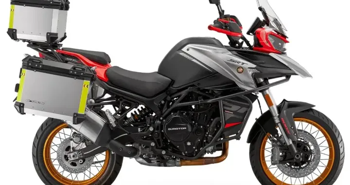 QJMotor SRT 900S 2026: l’adventure che porta l’ADAS nel turismo