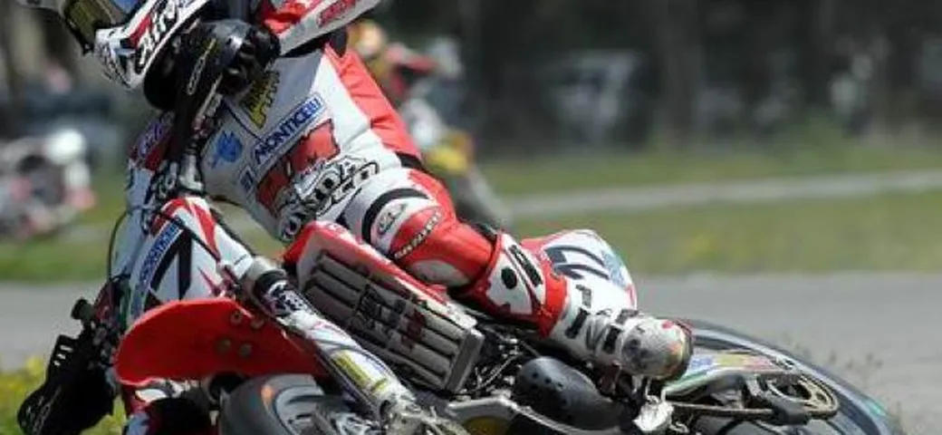 Scuola di Supermoto con Giraudo e Lazzarini il 1° Aprile a Castelletto per i piloti Trofeo HM