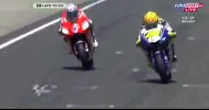 Rossi VS Stoner: a Laguna Seca duello da brividi