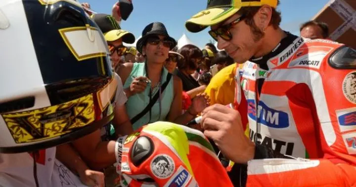 Smentito l'incontro Rossi-Yamaha in Olanda, 'piratato' l'account Twitter di MacKenzie