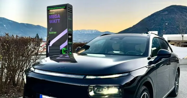 XPENG G9 agguanta un record: 453 kW di potenza di ricarica