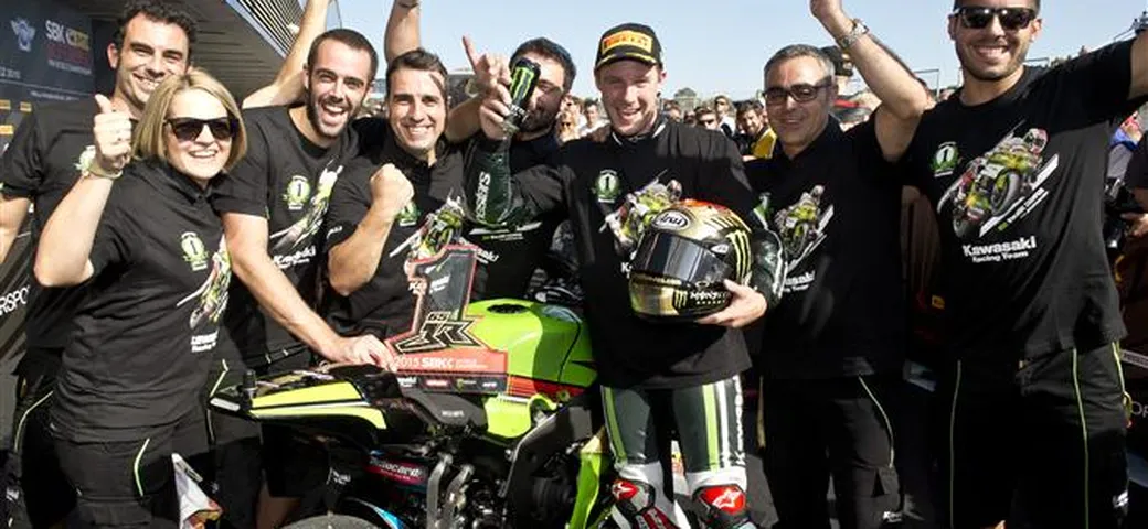 SBK: T-shirt celebrativa per il Mondiale di Jonathan Rea