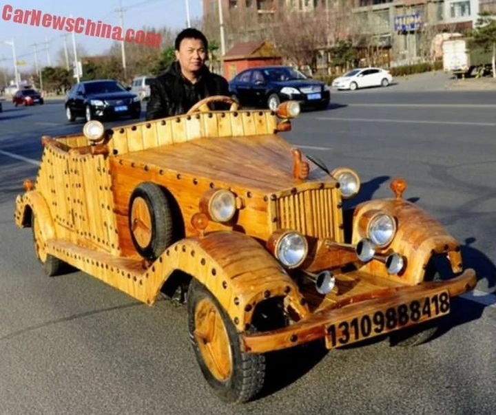 Auto Elettrica in legno lanciata in Cina