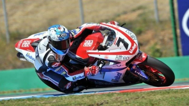 WSBK: Carlos Checa vince il rodeo di Gara1 ad Imola