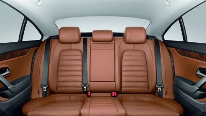 Volkswagen Passat CC: ora è disponibile anche a 5 posti