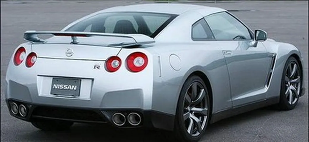 Nissan Skyline GT-R: 7'35