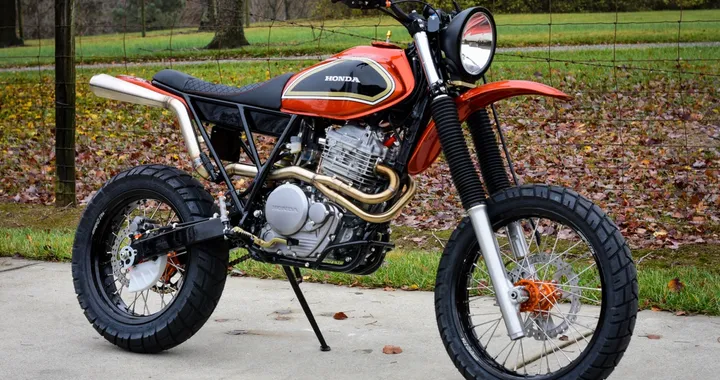 Honda XR650L: la trasformazione scrambler ispirata agli anni ’70