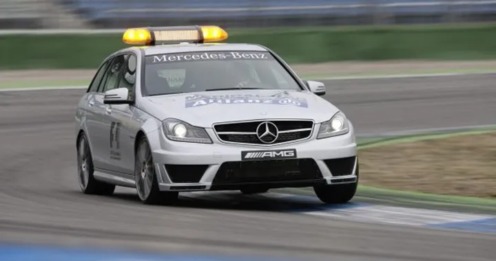 Mercedes C 63 AMG SW: presentato il restyling della Medical Car di F1