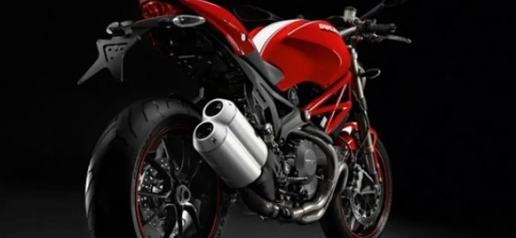 Ducati Monster 1100 Evo: foto e dati ufficiali