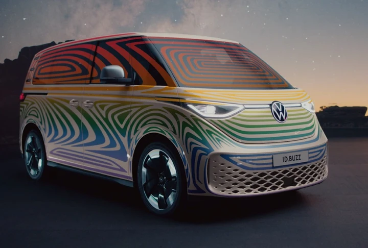 Volkswagen I.D. Buzz: i teaser dell'iconico van elettrico