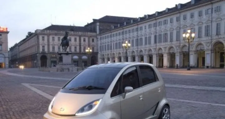 Tata Nano: almeno tre esemplari hanno preso fuoco per un cortocircuito al motorino d'accensione