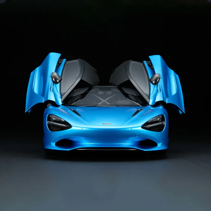 Una McLaren 750 S coupé in scala 1:8 che stupisce per la qualità