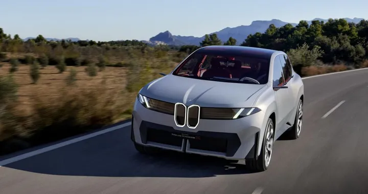 BMW critica i rivali per il design unico delle auto elettriche