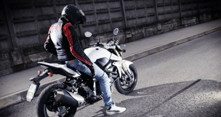 Suzuki GSR750: il test di Motoblog