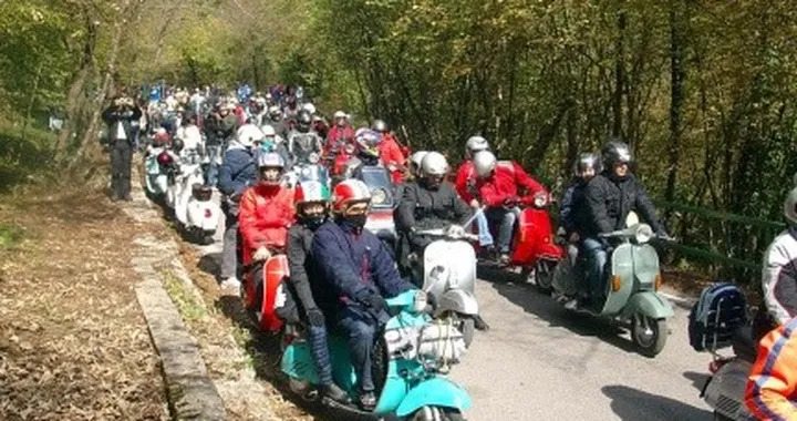 IV° Raduno nazionale "Castagna in Vespa"