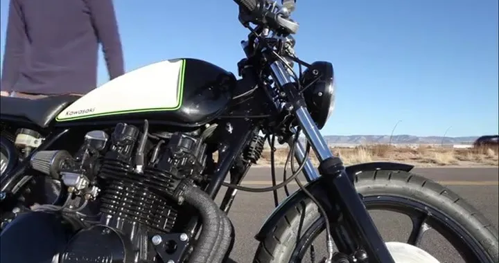 Kawasaki KZ750 Cafè Racer by Swerve Custom