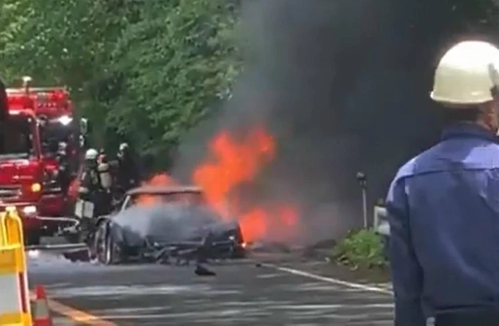 Una Ferrari F40 avvolta dalle fiamme in Giappone [Video]