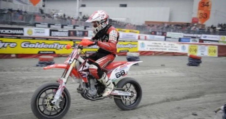 Monticelli ha vinto l’ultima gara e conquistato il Trofeo HM Honda SuperMoto