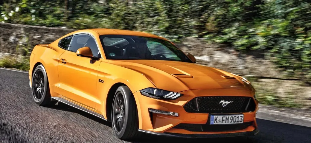 Nuova Ford Mustang facelift: primo contatto con la sportiva a stelle e strisce