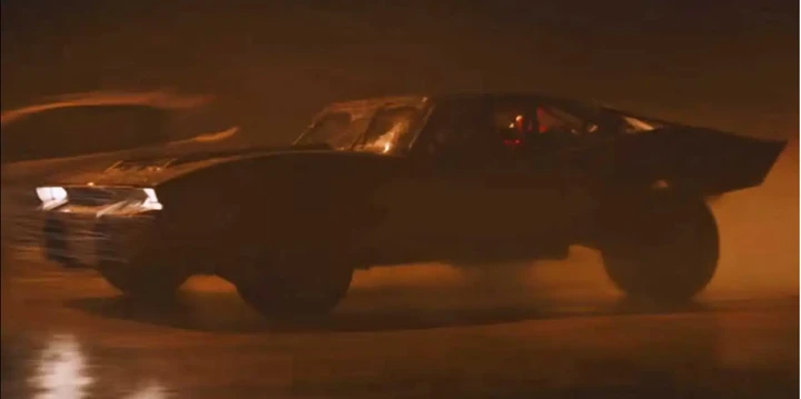 Batman: nel trailer del nuovo film spunta una inedita Batmobile