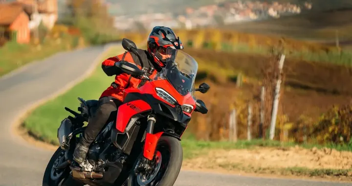 Ducati Multistrada V2 2025: novità, prezzi e tecnologia