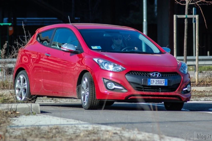 Hyundai i30 1.6 CRDi: prezzi, foto e prova su strada