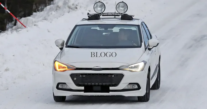 Nuova Seat Ibiza: foto spia sulla neve