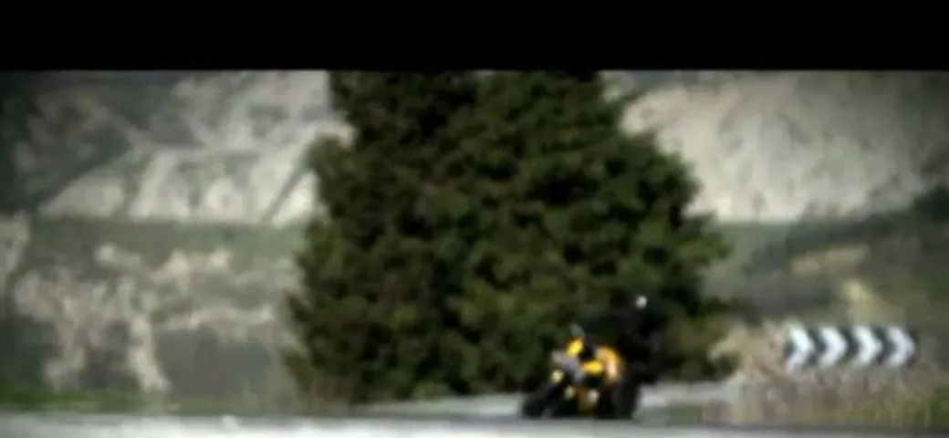 TEST Aprilia Tuono V4R 2011 /video