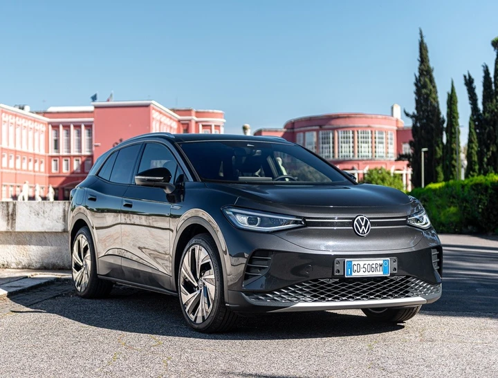 Volkswagen ID.4: prima prova del SUV elettrico tedesco