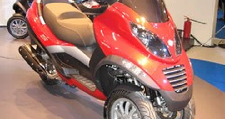 Eicma 2006: Piaggio MP3 400 i.e.