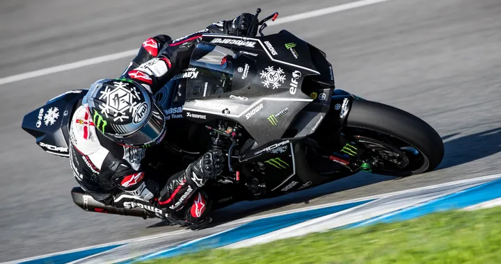 SBK: la Kawasaki Ninja ZX-10RR 2021 è a Jerez