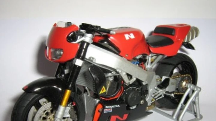 Mini special: Honda NR 750 by Luca Ruggeri