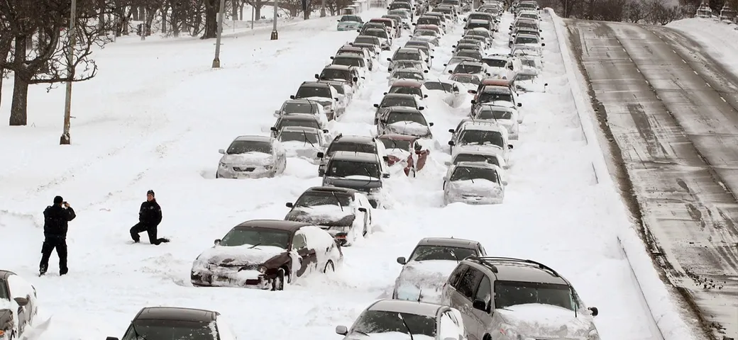 Canada: mega tamponamento in autostrada [Video]