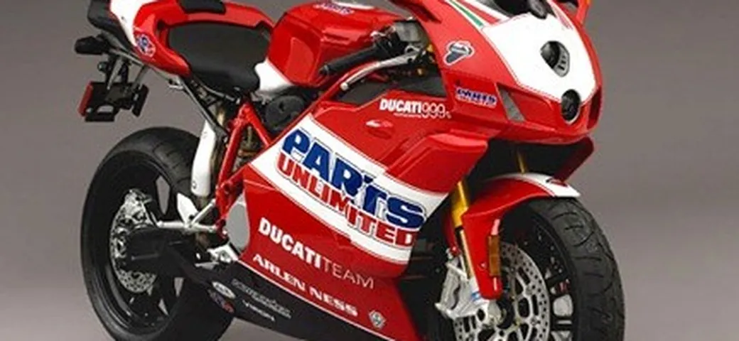 Guida la moto di Ben Bostrom