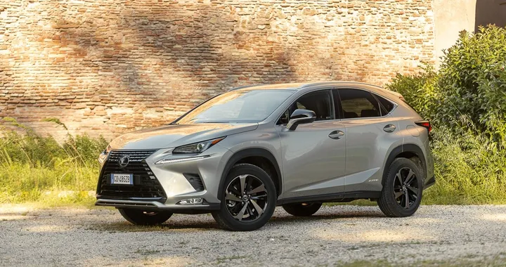 Lexus NX300h: la prova su strada
