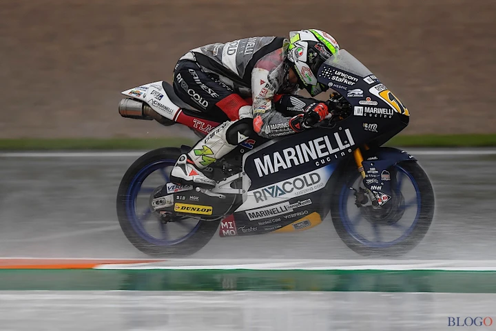 Moto3 “a chiazze”. Arbolino-show: e due!  6° il Bez. Tante cadute