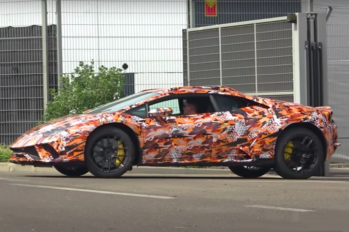 Lamborghini Huracan Sterrato: ecco il video spia